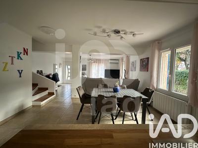 Maison - 95 m² - 5 pièces