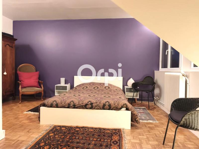 Maison - 210 m² - 6 pièces