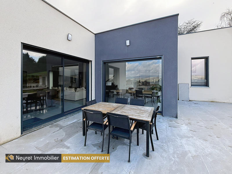 Villa - 146 m² - 6 pièces