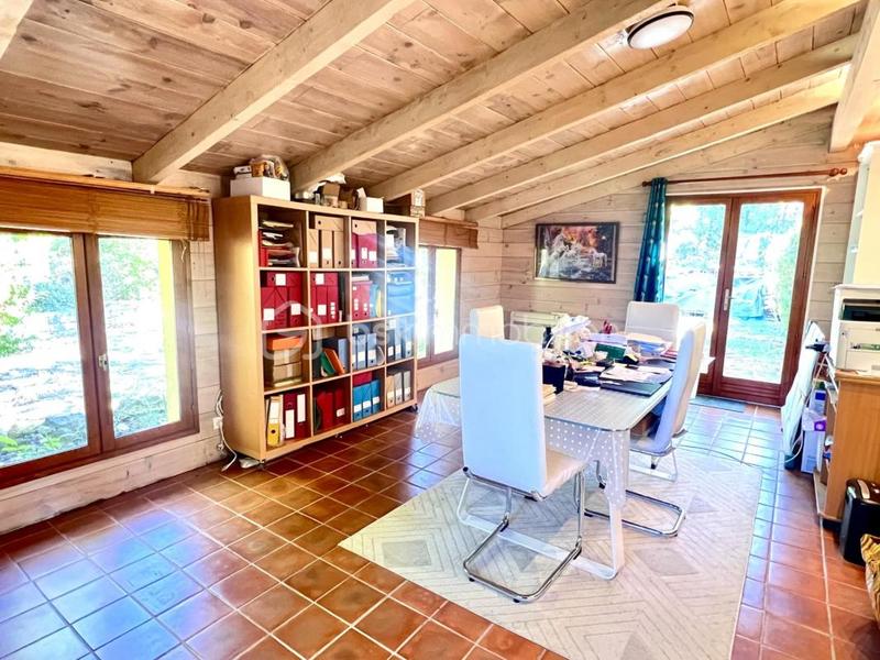 Maison traditionnelle - 187 m² - 7 pièces