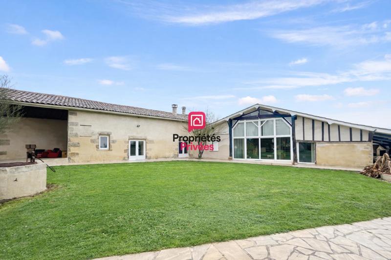 Maison - 273 m² - 8 pièces