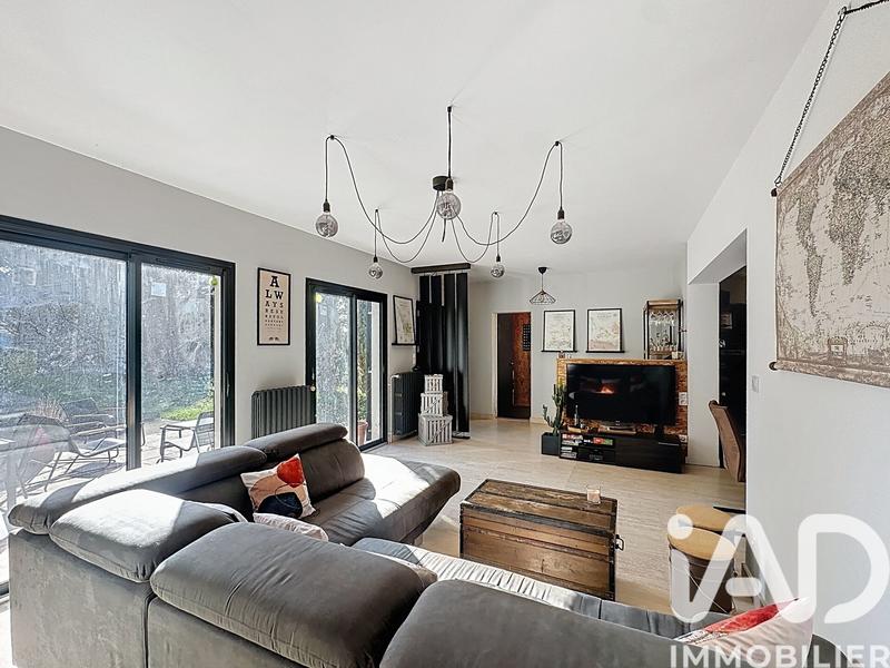 Maison - 180 m² - 6 pièces