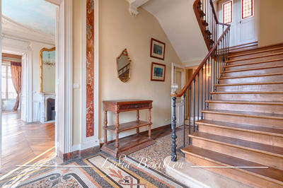 Propriété - 395 m² - 14 pièces