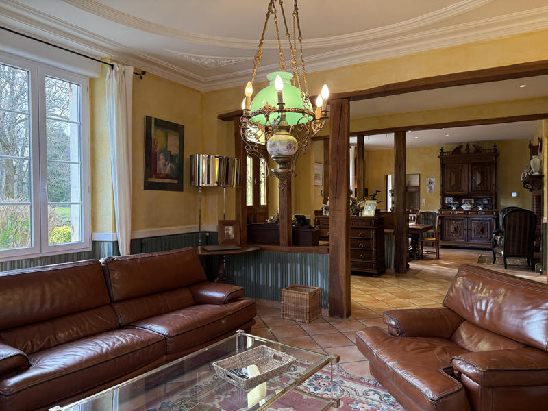 Maison - 217 m² - 9 pièces