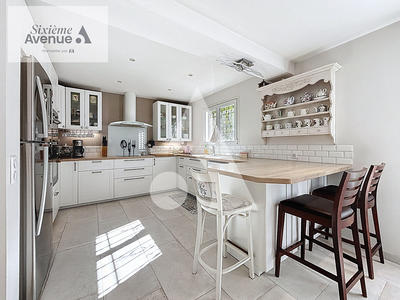 Villa - 145 m² - 6 pièces