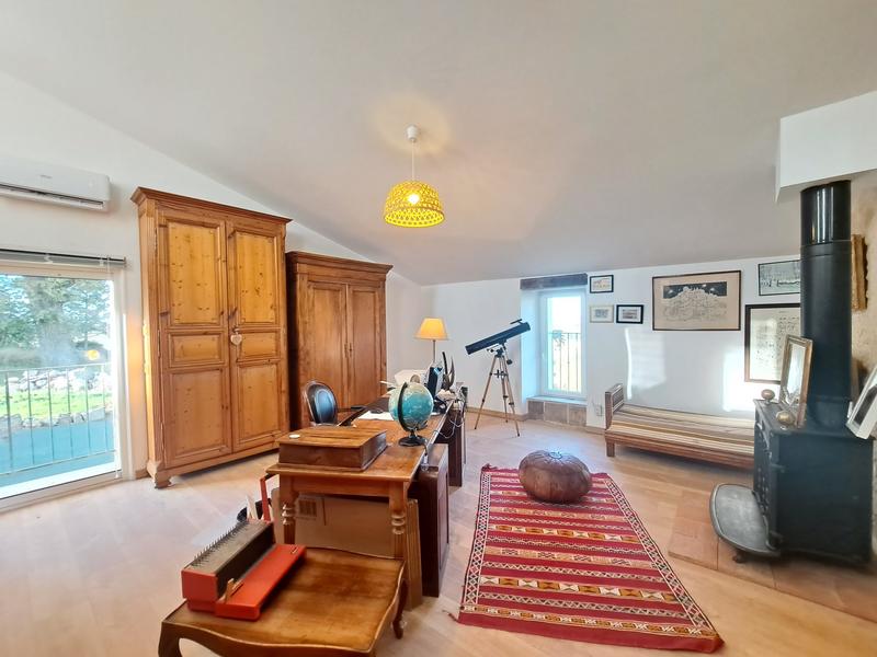 Maison - 425 m² - 10 pièces