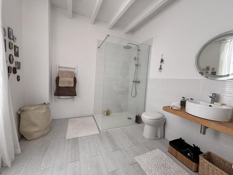 Propriété - 429 m² - 17 pièces