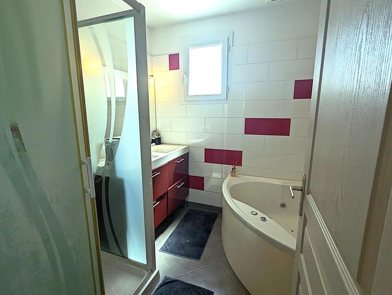 Maison - 98 m² - 4 pièces