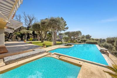 Propriété - 390 m² - 12 pièces