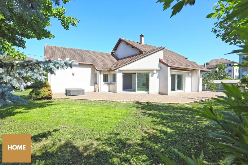 Maison - 230 m² - 7 pièces