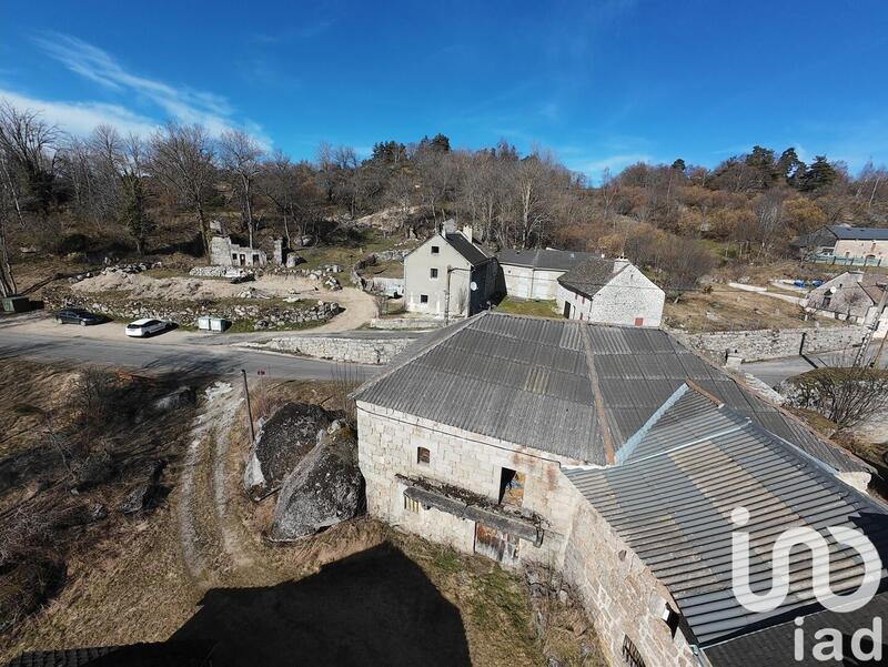 Ferme - 130 m² - 2 pièces