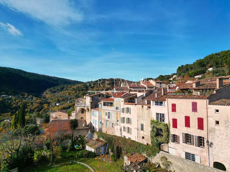 Maison de village - 212 m² - 9 pièces