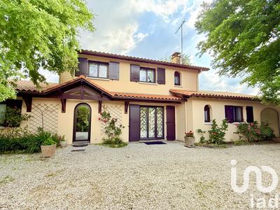 Maison - 206 m² - 7 pièces