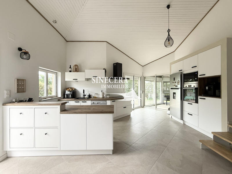 Maison - 99 m² - 5 pièces