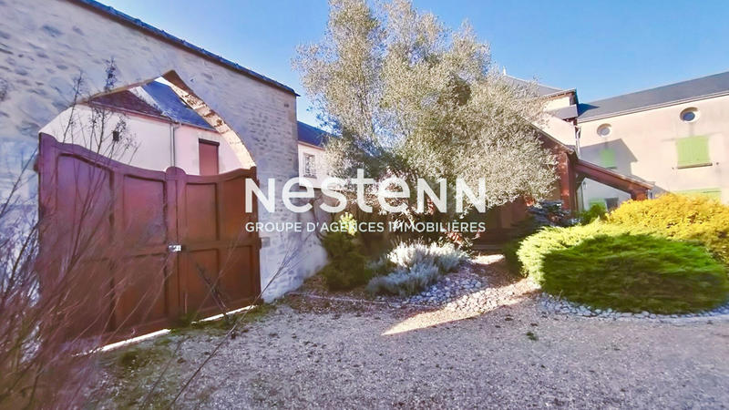 Demeure - 370 m² - 17 pièces