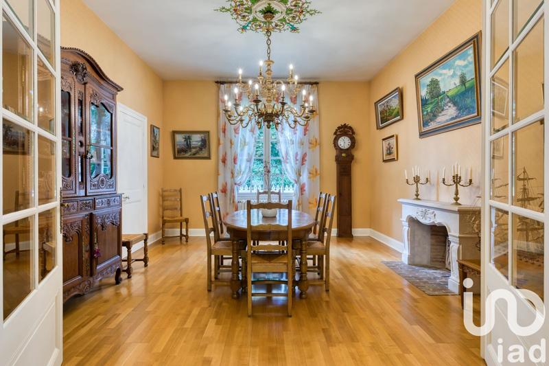 Maison - 315 m² - 12 pièces