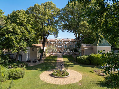 Château - 1 400 m² - 38 pièces