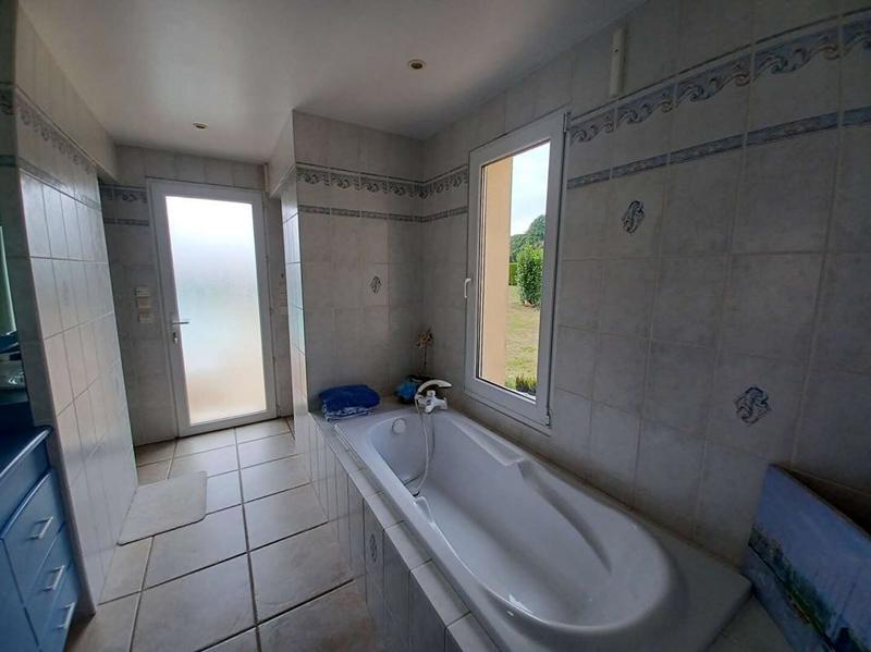 Maison - 233 m² - 5 pièces