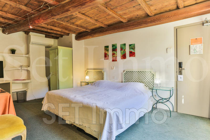 Maison - 222 m² - 7 pièces