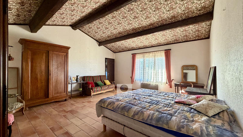 Maison - 208 m² - 7 pièces