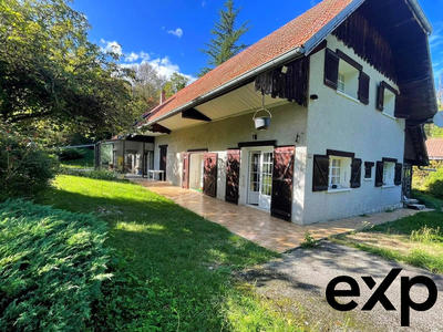 Maison - 198 m² - 8 pièces