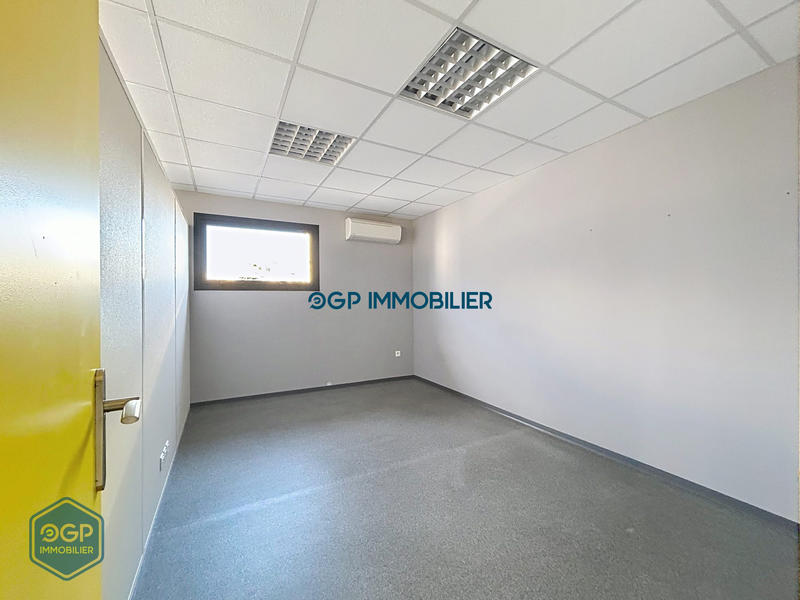 Local commercial - 130 m² - 5 pièces