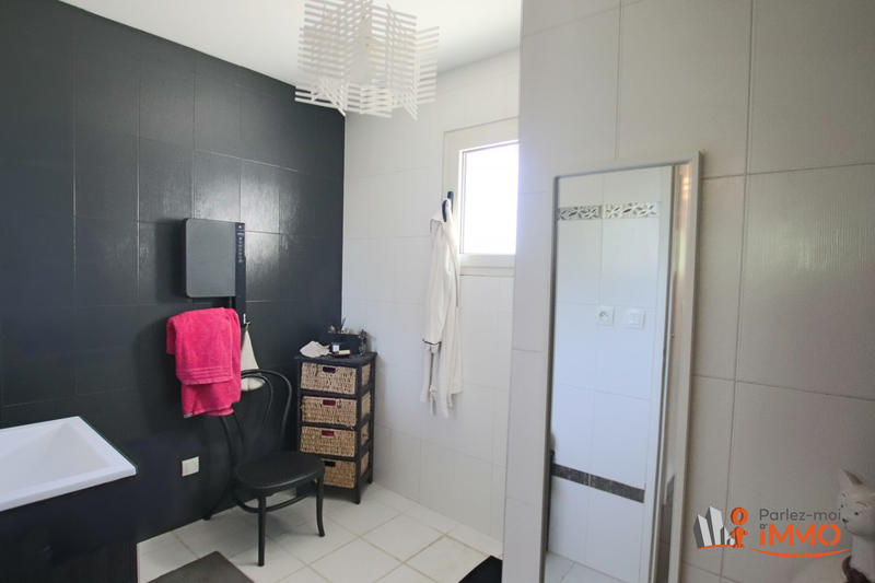 Maison - 200 m² - 6 pièces