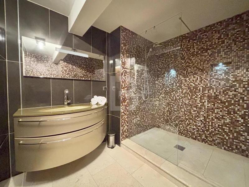 Villa - 385 m² - 11 pièces