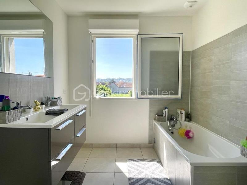 Maison - 109 m² - 5 pièces