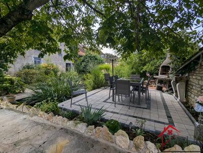 Maison - 198 m² - 8 pièces