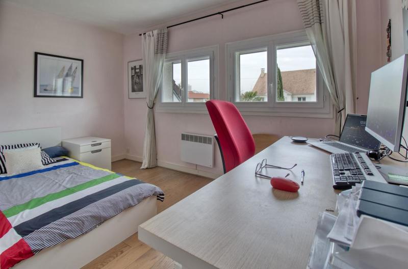 Maison - 225 m² - 8 pièces