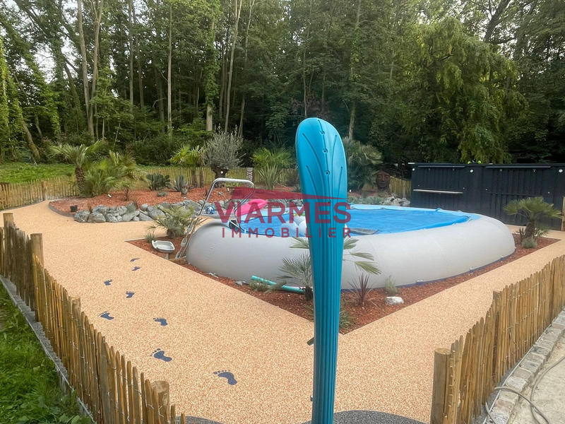 Maison - 210 m² - 8 pièces