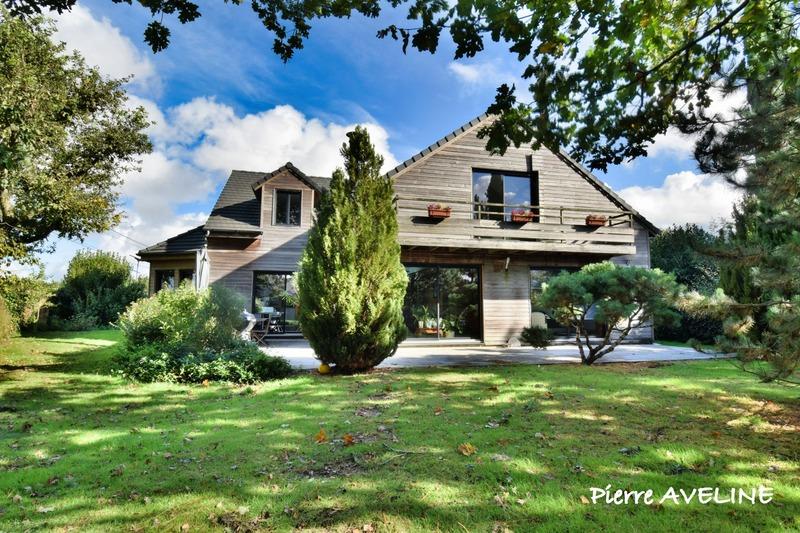 Maison - 276 m² - 7 pièces