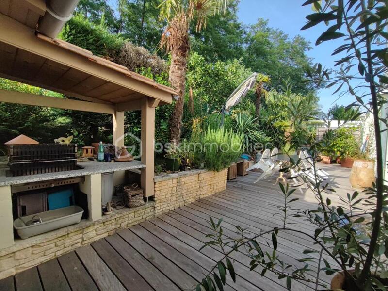 Maison - 258 m² - 6 pièces