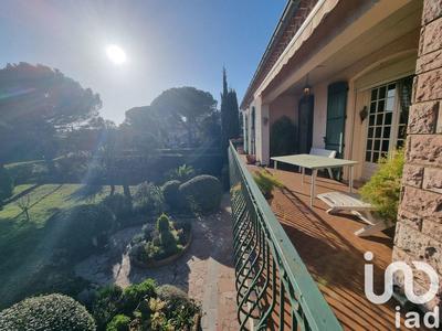 Maison - 210 m² - 7 pièces