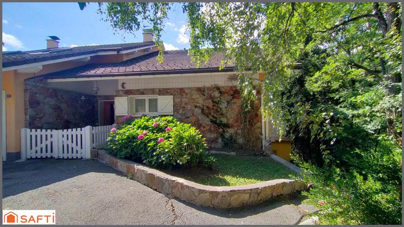 Maison - 223 m² - 11 pièces