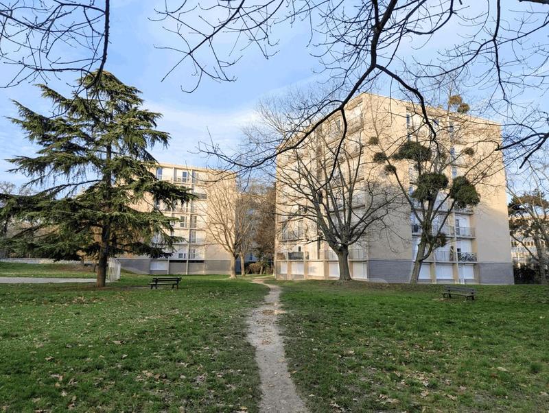 Appartement - 92 m² - 5 pièces