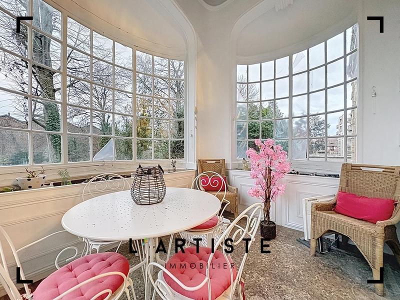 Château - 590 m² - 16 pièces