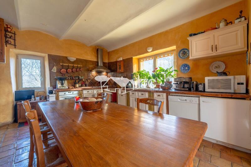 Mas - 265 m² - 9 pièces