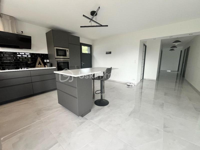 Maison - 104 m² - 4 pièces