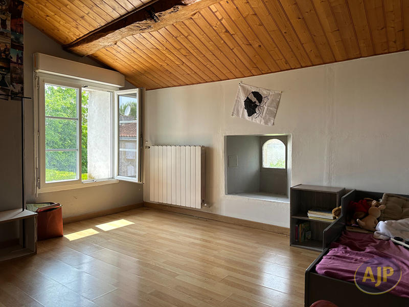 Maison - 185 m² - 6 pièces