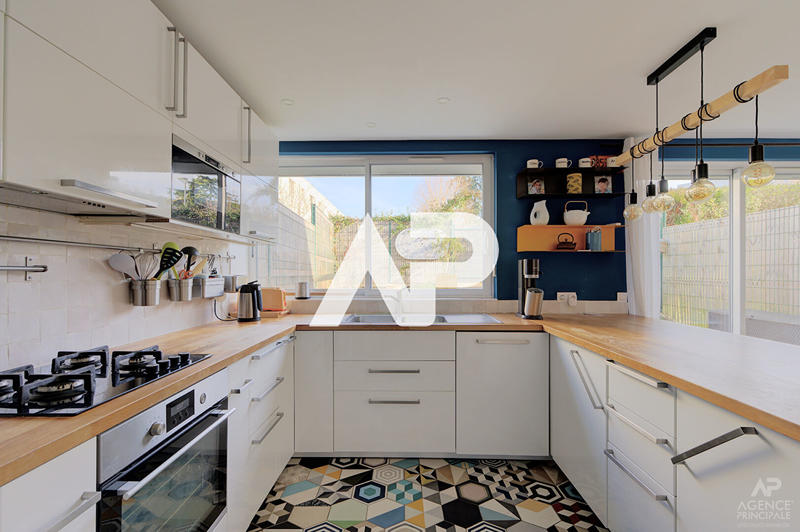 Maison - 95 m² - 4 pièces