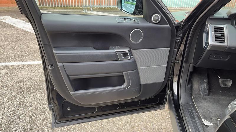 Land Rover Range Rover Sport 3.0 Tdv6 4wd 258 Bva Hse - Automatique Toit ouvrant