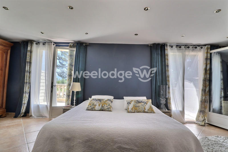 Bastide - 334 m² - 9 pièces