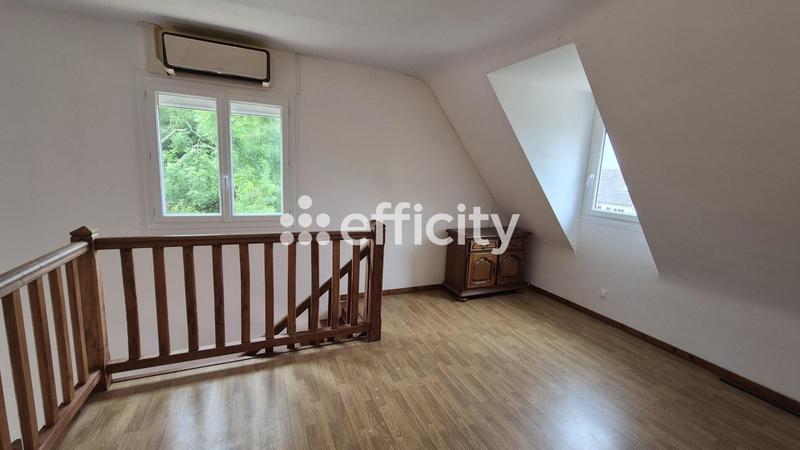 Maison - 200 m² - 8 pièces