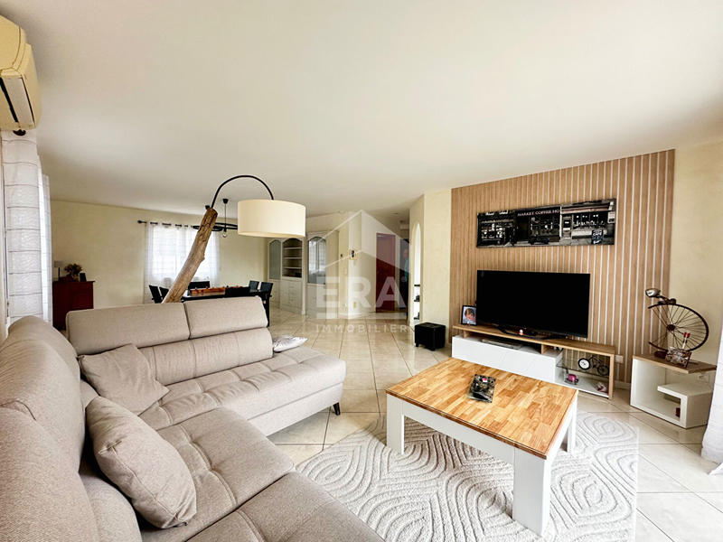 Maison - 180 m² - 8 pièces