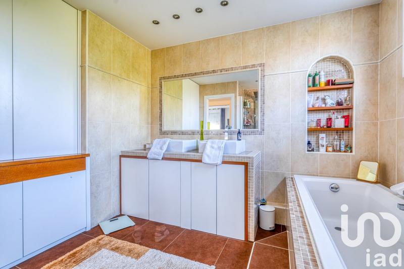 Maison - 170 m² - 6 pièces