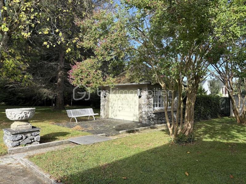 Propriété - 276 m² - 13 pièces