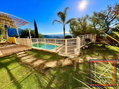 Villa - 285 m² - 8 pièces