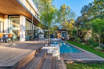 Maison - 220 m² - 7 pièces